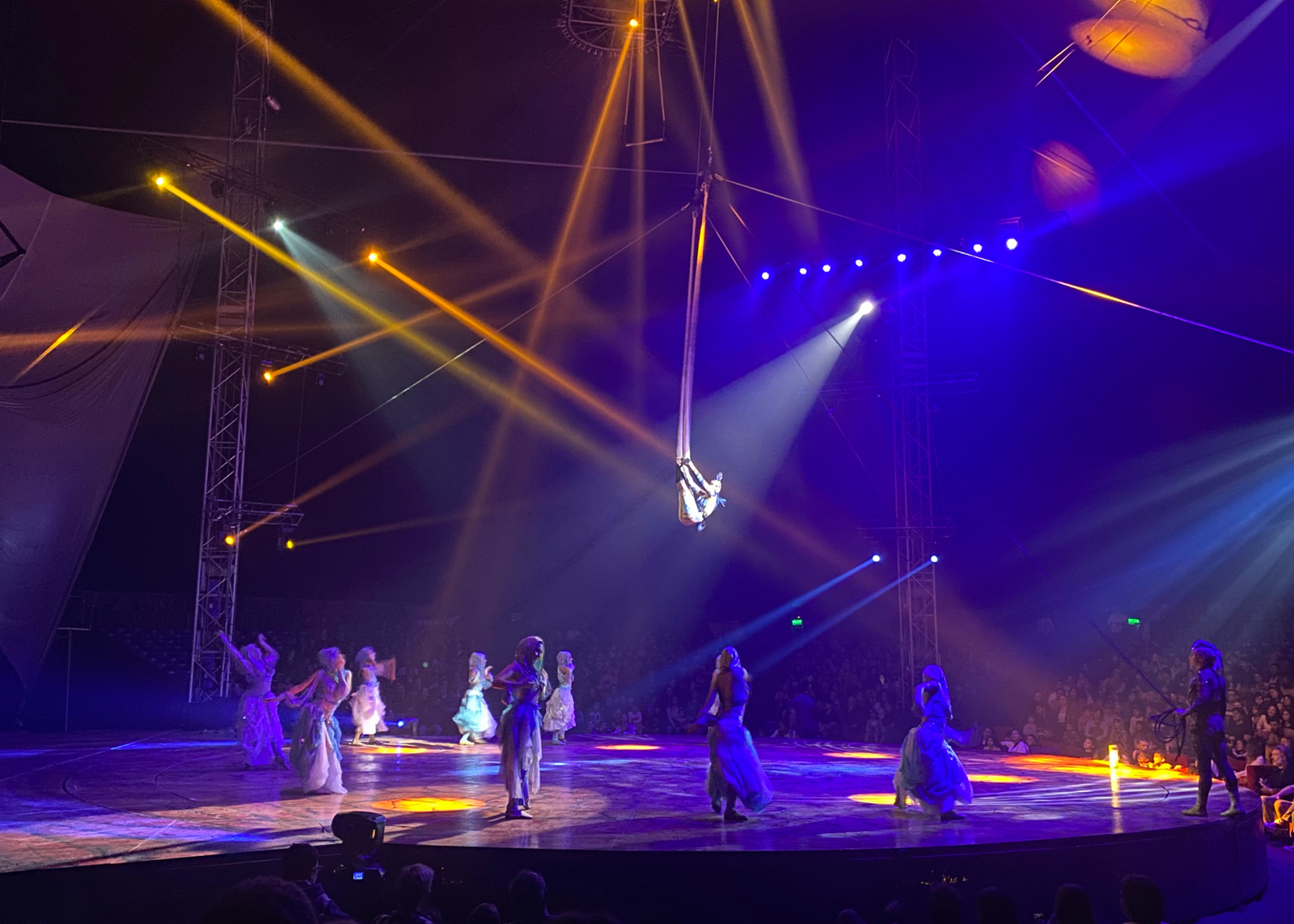 El Circo Servian debutó a puro show en Rosario
