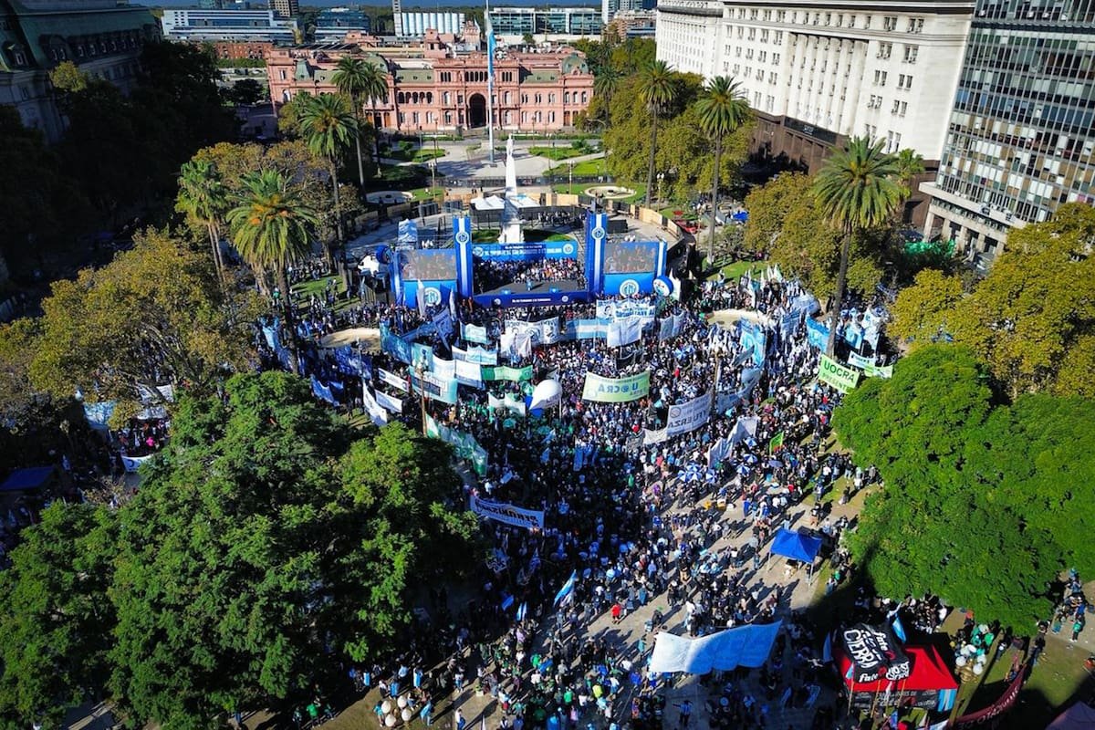 La CGT marchó a Plaza de Mayo por el Día del Trabajador y por ahora ...